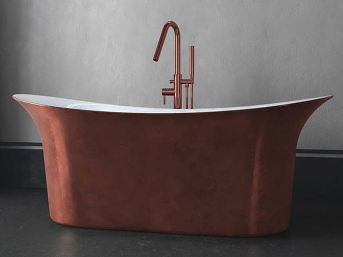 Free standing bathtub